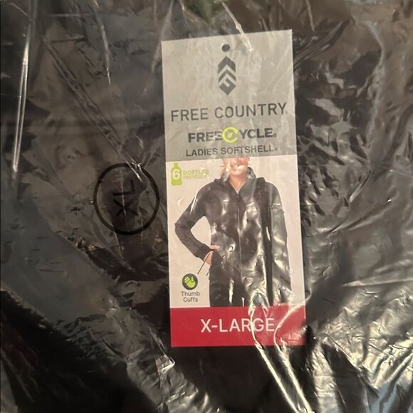 NWT Women’s Free Country XL black soft shell jacket - Picture 10 of 10